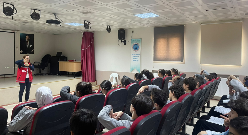 Derince’de Öğrencilere İşaret Dili Farkındalık Eğitimi Verildi