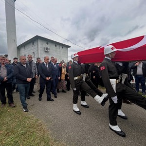 Kıbrıs Gazimiz Cemil Aydın Askeri Törenle Son Yolculuğuna Uğurlandı - fotoğraf 6