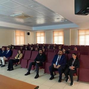 Sivaslı Kaymakamlığı Ev Sahipliğinde Koruyucu Aile Hizmet Modeli Anlatıldı - fotoğraf 3