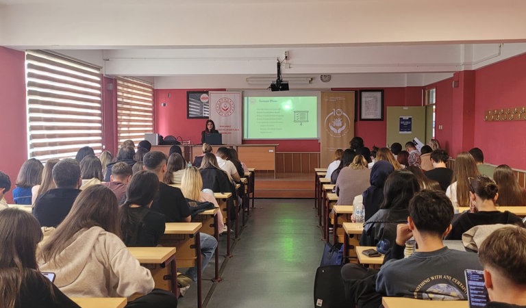 Kırklareli Üniversitesi Teknik Bilimler Meslek Yüksekokulunda Kadın Öğrencilere Yönelik “Saygılı Yaşam ve Güvenli İlişkiler” Eğitimi Gerçekleştirildi