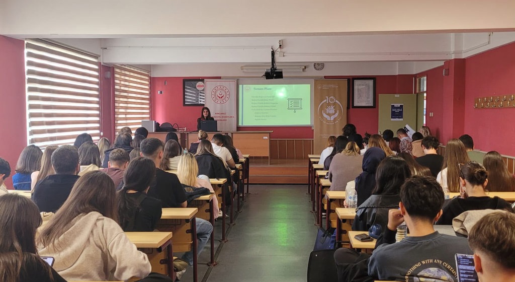 Kırklareli Üniversitesi Teknik Bilimler Meslek Yüksekokulunda Kadın Öğrencilere Yönelik “Saygılı Yaşam ve Güvenli İlişkiler” Eğitimi Gerçekleştirildi