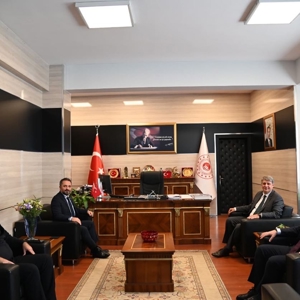 İl Müdürümüz Mahmut SELÇUK, Muğla İl Nüfus ve Vatandaşlık Müdürü Utku CANDAN ve Muğla İl Göç İdaresi Müdürü Hüseyin Kemal İLDAY ile birlikte Muğla Çevre, Şehircilik ve İklim Değişikliği İl Müdürü Yusuf SARIKAYA’yı ziyaret etti.  - fotoğraf 1