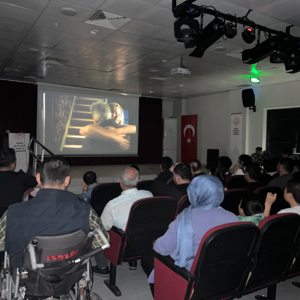 Engelli Aktif Yaşam Merkezi’nde Keyifli Film Etkinliği - fotoğraf 1