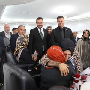 AK Parti Genel Başkan Yardımcısı Sayın Hülya TERZİOĞLU ve Beraberindeki Heyetten Gazi Huzurevi’ne Ziyaret - fotoğraf 2