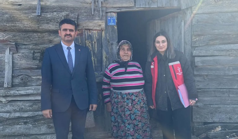 OSMANCIK’TA YAŞLI VE ENGELLİ AİLELERE YÖNELİK HANE ZİYARETLERİ DEVAM EDİYOR