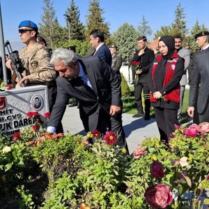  29 EKİM CUMHURİYET BAYRAMI KAPSAMINDA ŞEHİTLİK ZİYARETİ GERÇEKLEŞTİRİLDİ - fotoğraf 6