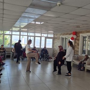 Huzurevi Sakinleriyle Sabah Sporu Etkinliği Gerçekleştirildi - fotoğraf 3