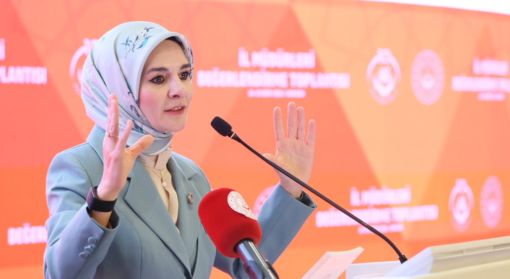 Aile ve Sosyal Hizmetler Bakanımız Göktaş'tan il müdürlerine sahada aktif yönetim ve habersiz denetim talimatı