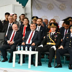 30 Ağustos Zafer Bayramı’nın 104. yıl dönümü kutlamaları kapsamında “Geçit Töreni” gerçekleştirildi. - fotoğraf 2