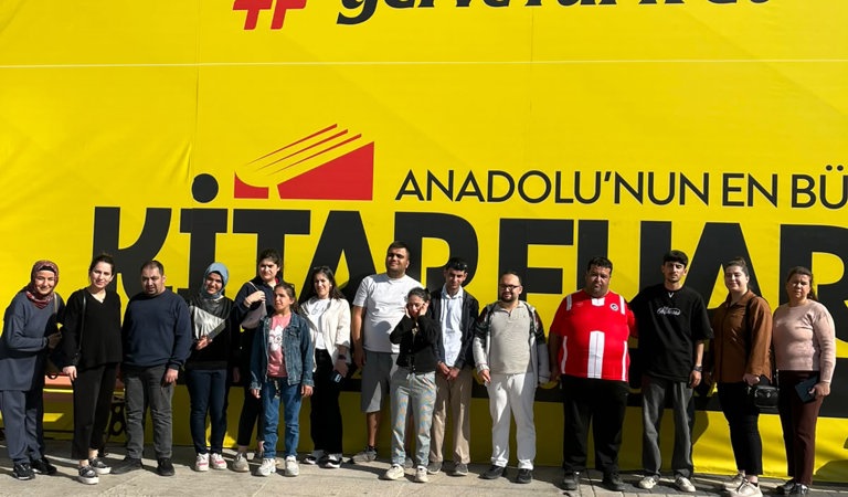 Gündüzlü Bakım Rehabilitasyon ve Aile Danışma Merkezimizden Kitap Fuarına Anlamlı Ziyaret