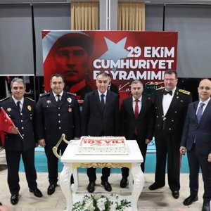 Cumhuriyetimizin 103. Yılında Cumhuriyet Bayramı Kabul Töreni Düzenlendi - fotoğraf 15