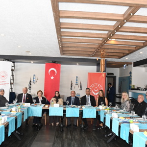 Şehit Yakınları ve Gazi Dernek Başkanları ile Eşleri Onuruna Yemek Programı Düzenlendi - fotoğraf 9