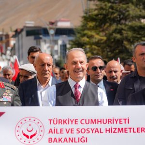 Hakkâri'de 19 Eylül Gaziler Günü: Kahramanlar İçin Yürüdüler, Aynı Sofrayı Paylaştılar - fotoğraf 1