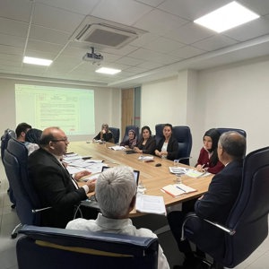 İl Müdürlüğümüz toplantı salonunda İl Müdürümüz Mustafa ÇAKIR başkanlığında İl Müdür Yardımcımız Eylem ÇAVDAR, İl Müdür Yardımcımız Eray PAŞABEYOĞLU, şube müdürlerimiz ve  ilgili birim sorumluları ile; - fotoğraf 4