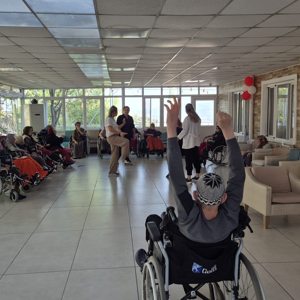 Huzurevi Sakinleriyle Sabah Sporu Etkinliği Gerçekleştirildi - fotoğraf 2