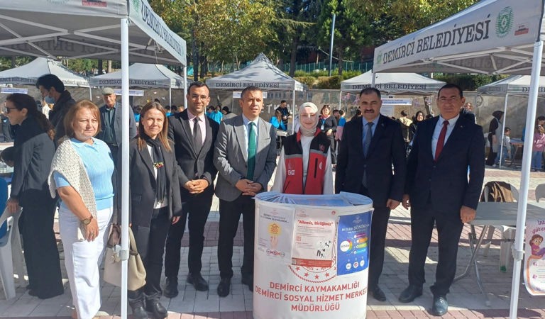 Demirci Bilim Festivali’nde Kadına Yönelik Şiddetle Mücadele Standı Açıldı