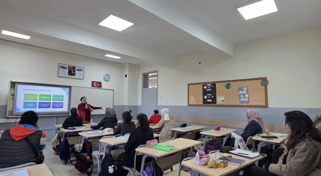 Okul ve Aile İletişimi Eğitimi Gerçekleştirildi