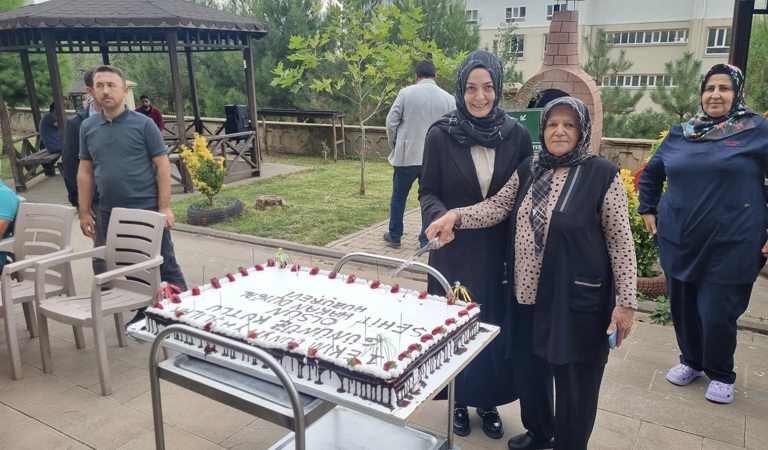 “Toplumsal Hafızamızın Temsilcileri”: Şehit Hakan Duyğal Huzurevi Sakinlerimiz İçin Anlamlı Program Düzenlendi