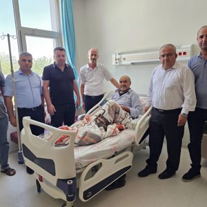 Bozova Mehmet Enver Yıldırım Devlet Hastanesinde Tedavi Gören Aziz Şehidimizin Kıymetli Babası Salih TAŞ’ı Ziyaret Ettik - fotoğraf 1