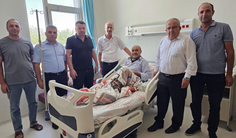 Bozova Mehmet Enver Yıldırım Devlet Hastanesinde Tedavi Gören Aziz Şehidimizin Kıymetli Babası Salih TAŞ’ı Ziyaret Ettik