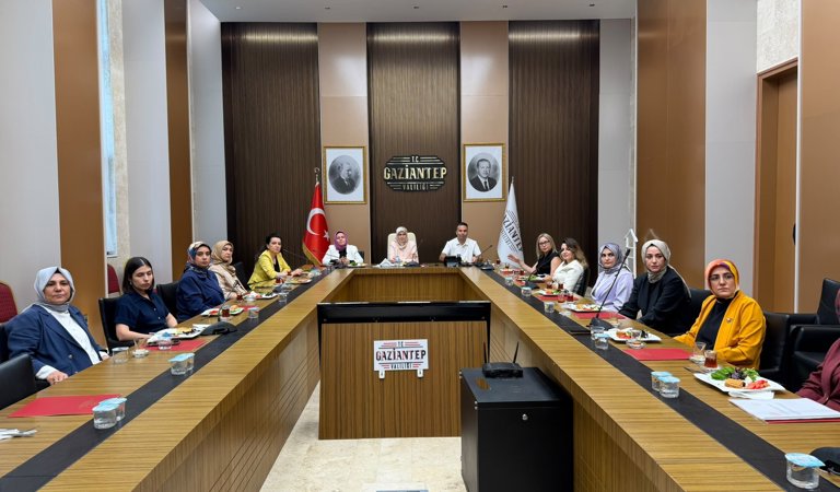 Koruyucu Aile Hizmetinin Yaygınlaştırılması İçin Gönül Elçileriyle İstişare Toplantısı Gerçekleştirildi