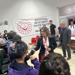 KARANFİLLER SEVGİYLE, HAYALLER UMUTLA BULUŞTU 🌸 | DÜNYA KIZ ÇOCUKLARI GÜNÜ - fotoğraf 1
