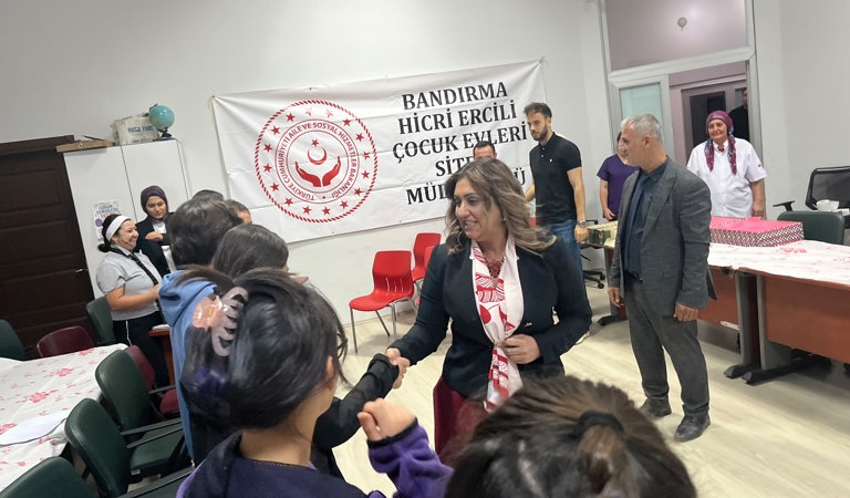 KARANFİLLER SEVGİYLE, HAYALLER UMUTLA BULUŞTU 🌸 | DÜNYA KIZ ÇOCUKLARI GÜNÜ