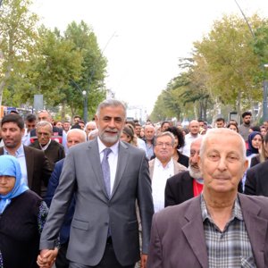 Kahramanmaraş’ta 1 Ekim Dünya Yaşlılar Günü Farkındalık Yürüyüşü Gerçekleştirildi - fotoğraf 2