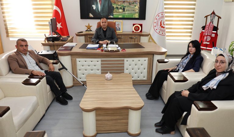 Beyazay Derneği Şanlıurfa Şube Başkanı Berna EKEMEN’den İl Müdürümüz Fatih YILMAZ’a Ziyaret