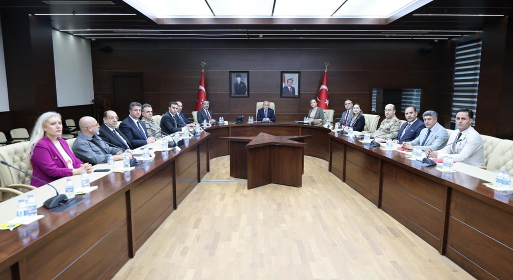 Valimiz Sayın Dr. Numan Hatipoğlu Başkanlığında Okul Güvenliği Toplantısı Gerçekleştirildi