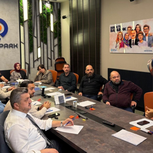 Akçapark İdari Personeline Aile İçi İletişim ile Öfke ve Stres Yönetimi Eğitimi Verildi - fotoğraf 1