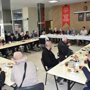 Kıymetli Büyüklerimizin Yanında, Hizmetlerimizin Başında - fotoğraf 1