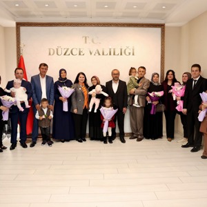 Düzce’de Koruyucu Aile Hizmeti Değerlendirme Toplantısı ve Çocuk-Aile Buluşmaları Programı Gerçekleştirildi. - fotoğraf 3