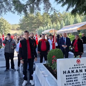  29 EKİM CUMHURİYET BAYRAMI KAPSAMINDA ŞEHİTLİK ZİYARETİ GERÇEKLEŞTİRİLDİ - fotoğraf 10