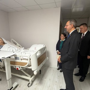 Pınarhisar Kaymakamı Sayın Enver Özderin ve İlçe Nüfus Müdürü Sayın Hatime Yıldırım’dan Huzurevi Sakinlerine Ziyaret - fotoğraf 3