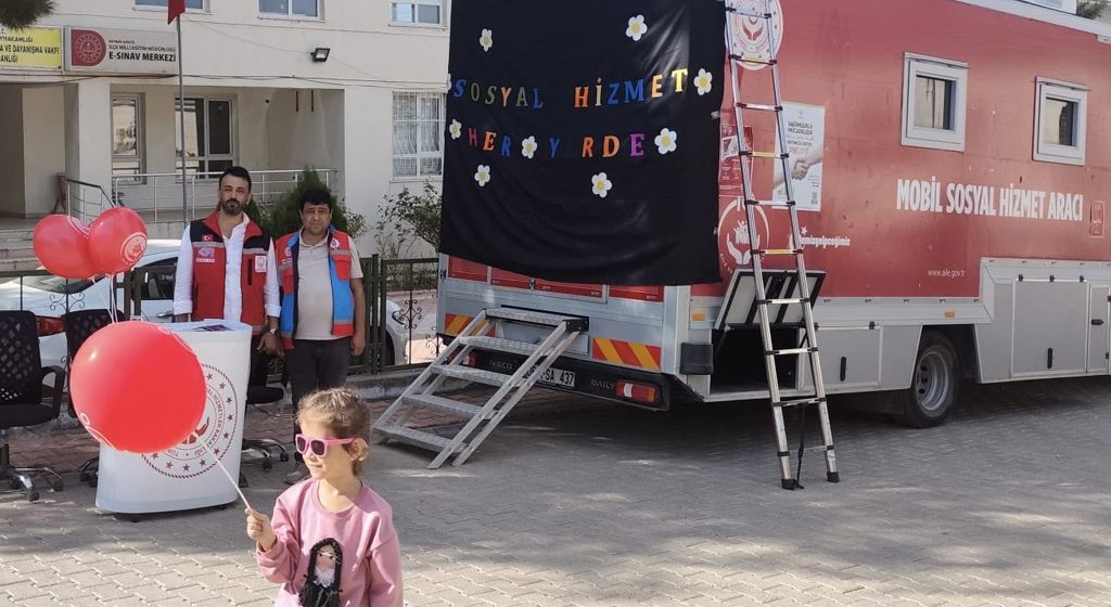 Mobil Sosyal Hizmet Aracımızla Gercüş’te Saha Çalışmalarımızı Sürdürüyoruz