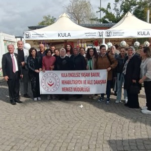 Kula Engelsiz Yaşam Merkezi Sakinleri Manisa Kültür ve Sanat Festivali’ne Katıldı - fotoğraf 1
