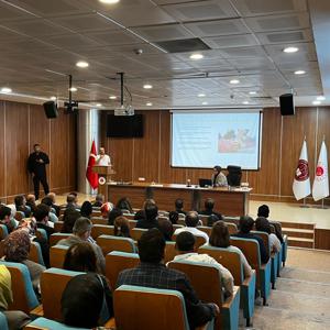Adıyaman Adliyesi Personeline Yönelik Koruyucu Aile Hizmetleri Bilgilendirme Eğitimi Düzenledik - fotoğraf 3