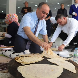 Dr. İsmail Işık Huzurevimizde Sıkma Etkinliği Düzenlendi - fotoğraf 3