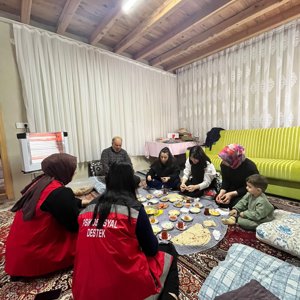 Dünya Kadın Çiftçiler Günü’nde Şehit Ailemize Ziyaret - fotoğraf 2