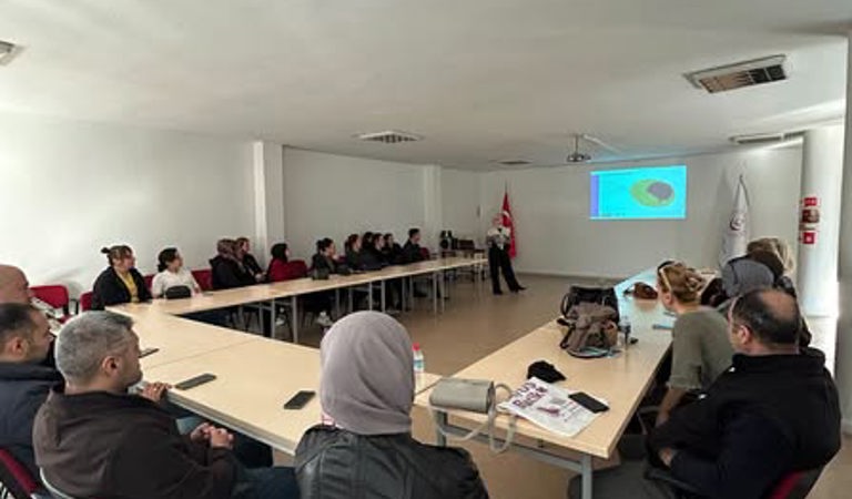 Yatılı Kuruluş Personeline Bağımlılıkla Mücadele Eğitimi Verildi