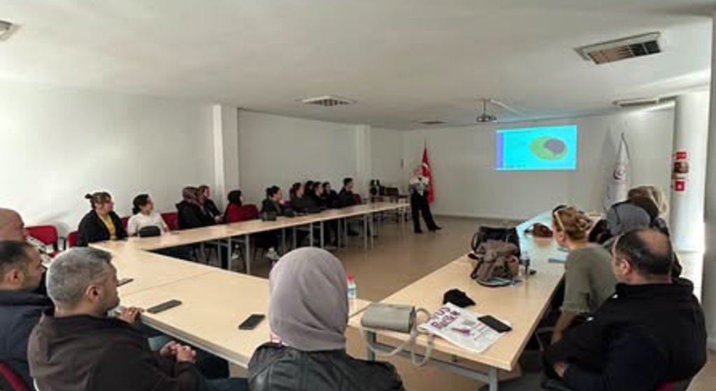 Yatılı Kuruluş Personeline Bağımlılıkla Mücadele Eğitimi Verildi
