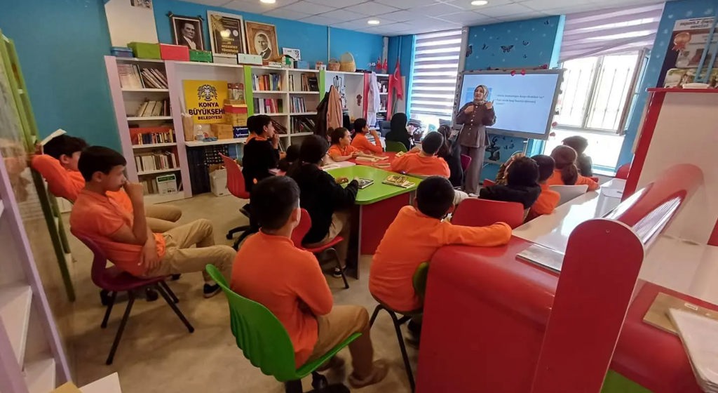 Yalıhüyük İmam Hatip Ortaokulunda “Ben Kimim? Kendimi Tanıyorum” Eğitimi Gerçekleştirildi