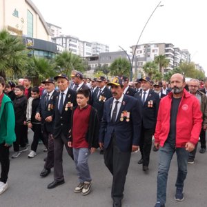Kahramanmaraş’ta 1 Ekim Dünya Yaşlılar Günü Farkındalık Yürüyüşü Gerçekleştirildi - fotoğraf 4
