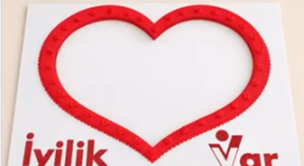 İyilik Var Projesiyle Çocuklarımızın Yüzünde Tebessüm: Bir Makas, Bin Tebessüm!