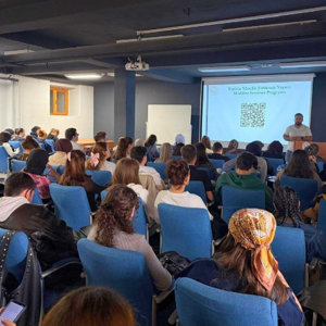 Trabzon Üniversitesi Öğrencilerine Yönelik “Sağlıklı Yaşam Ve Güvenli İlişkiler” Konulu Eğitim Gerçekleştirildi. - fotoğraf 1