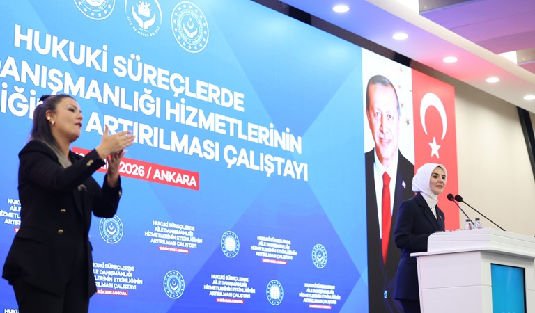 Bakanımız Göktaş "Hukuki Süreçlerde Aile Danışmanlığı Hizmetlerinin Etkinliğinin Artırılması Çalıştayı"nda konuştu