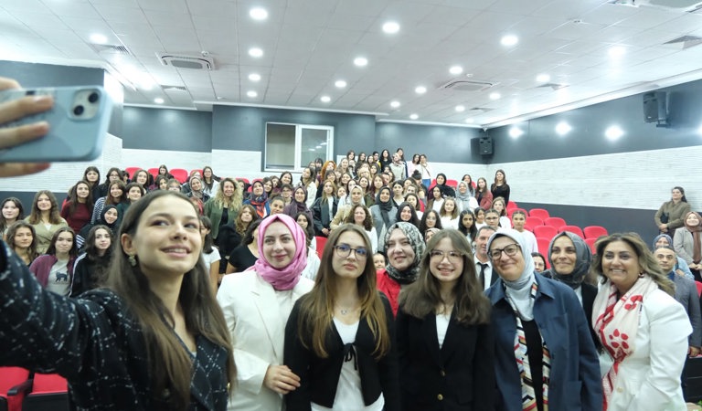 HAYALLERİME GİDEN YOL: KIZ ÇOCUKLARININ HAYALLERİ, GELECEĞİN UMUDU