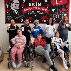  Isparta Engelsiz Yaşam Bakım, Rehabilitasyon ve Aile Danışma Merkezi Gündüzlü Birimimizde, özel gereksinimli bireylerimizle Cumhuriyetimizin 103. yıl kutlaması ❤️  - fotoğraf 3