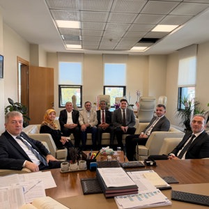 Milletvekilimiz Sayın Ertuğrul Kocacık ve AK Parti Adapazarı İlçe Teşkilatından İl Müdürümüz Sayın Cemal Keskin’e yeni görevi dolayısıyla hayırlı olsun ziyaretinde bulundu. - fotoğraf 3